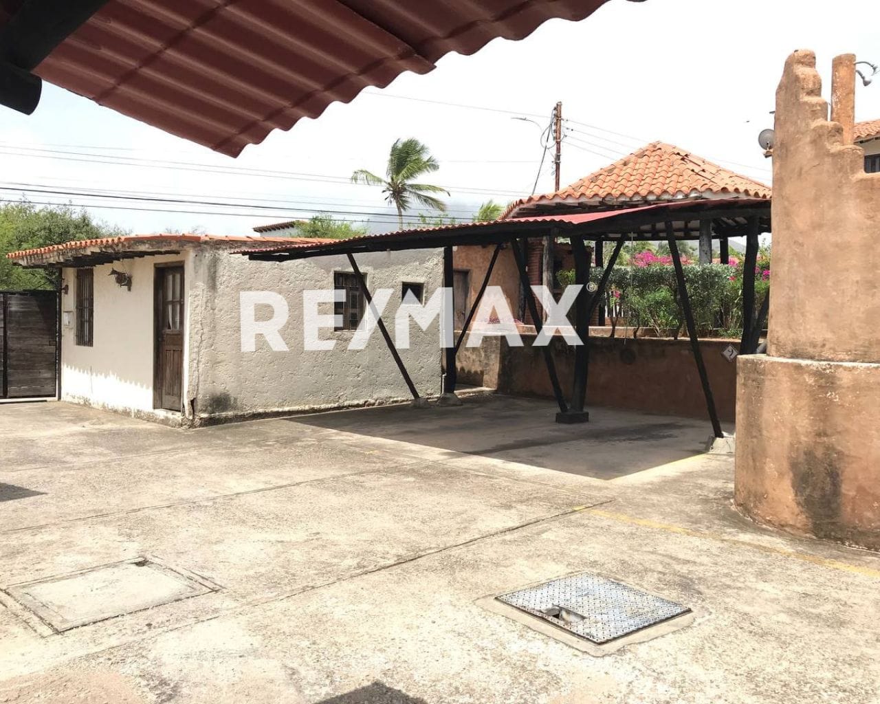 En Venta Apartamento Estilo rústico-vacacional en Playa El Agua - Isla de Margarita - Imagen 2