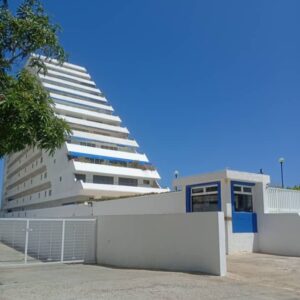 En Venta Apartamento En Bahía del Morro I con Acabados de Mármol